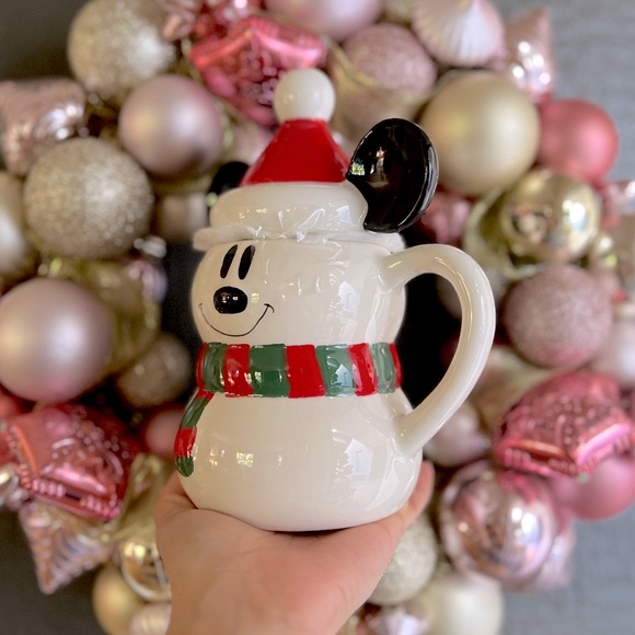 ✨NEW🎁Mickey Mouse Snowman 2023 Christmas Mug with Topper🐭 - Picture 3 of 6